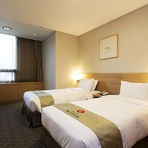 Standard Twin Room Welcome drink per person & per